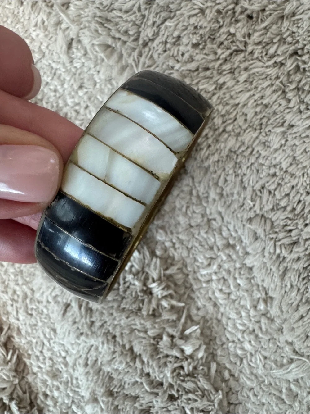 Inlay Black and White Shell Bangle Bracelet Anthropologie